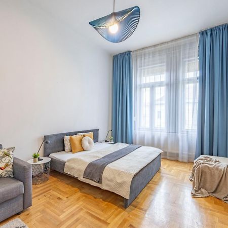 Super Central Cozy Home On The St. Stephen Road Budapeste Exterior foto